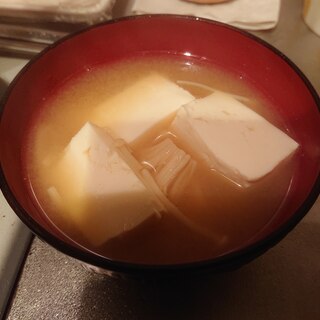 豆腐とえのき茸の味噌汁